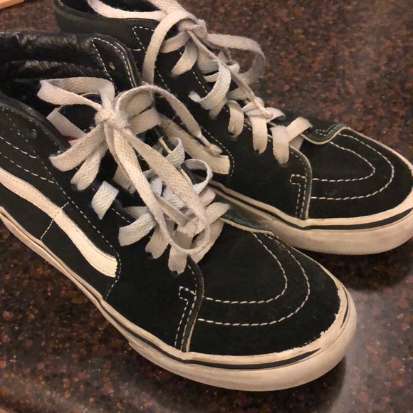 Kids size 1 - Picture 2 of 3